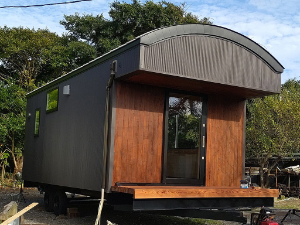 玄関ポーチデッキ・屋根付きバージョン